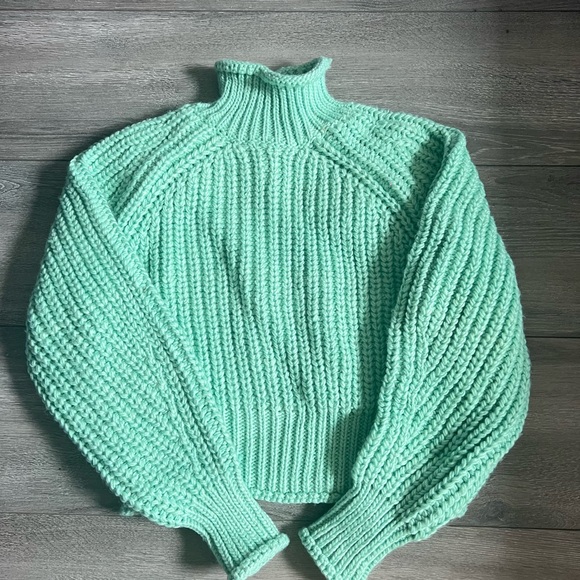 HM Sweater - Picture 2 of 3